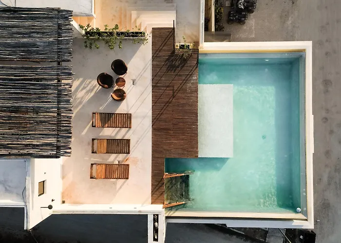 Casa Baay - Private 17 Bedroom House, 34 Pax, Rooftop And Pool + Concierge Holiday home *