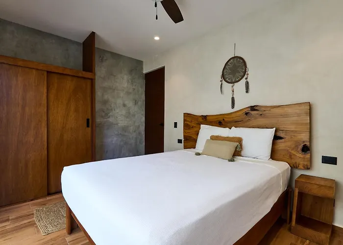 Casa Baay - Private 17 Bedroom House, 34 Pax, Rooftop And Pool + Concierge Holiday home *