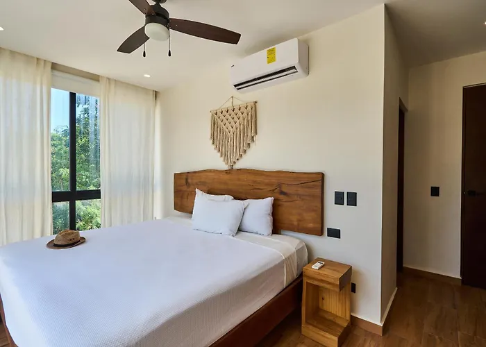 Casa Baay - Private 17 Bedroom House, 34 Pax, Rooftop And Pool + Concierge Holiday home