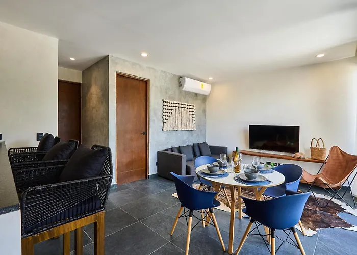 Casa Baay - Private 17 Bedroom House, 34 Pax, Rooftop And Pool + Concierge Holiday home *