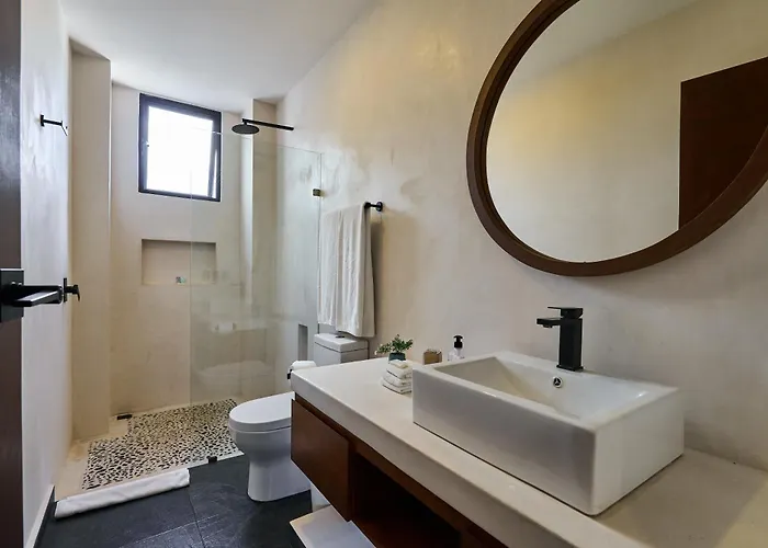 Casa Baay - Private 17 Bedroom House, 34 Pax, Rooftop And Pool + Concierge Holiday home