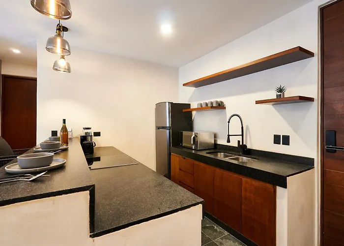 Casa Baay - Private 17 Bedroom House, 34 Pax, Rooftop And Pool + Concierge Holiday home *