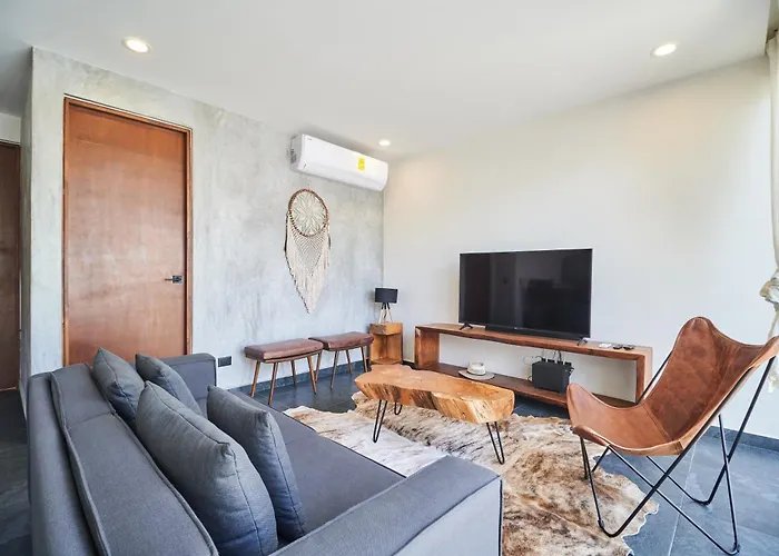 Casa Baay - Private 17 Bedroom House, 34 Pax, Rooftop And Pool + Concierge Holiday home *