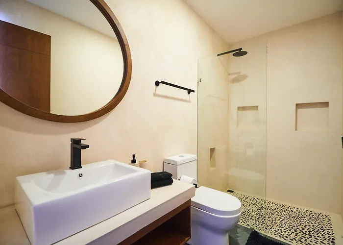 Casa Baay - Private 17 Bedroom House, 34 Pax, Rooftop And Pool + Concierge