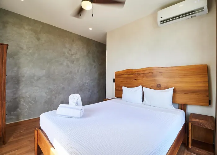 Casa Baay - Private 17 Bedroom House, 34 Pax, Rooftop And Pool + Concierge *