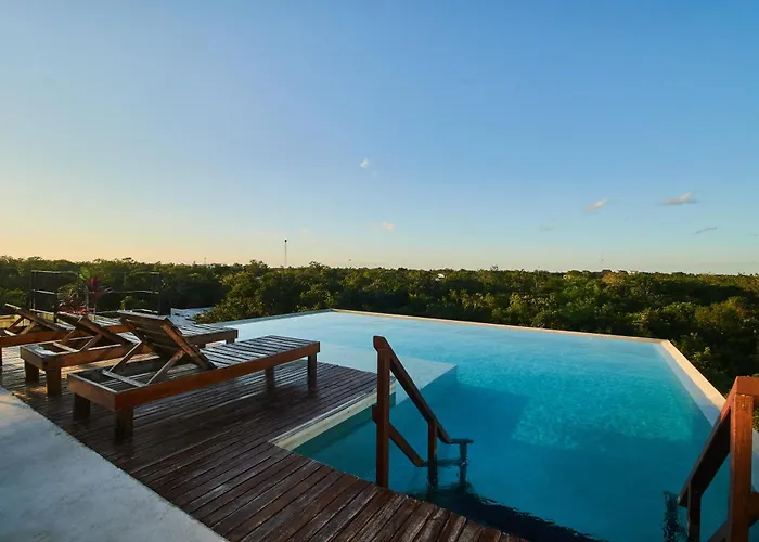 Casa Baay - Private 17 Bedroom House, 34 Pax, Rooftop And Pool + Concierge Holiday home *
